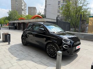 2022 Fiat 500e 42 kWh III, чёрный, 2800000 рублей, вид 4