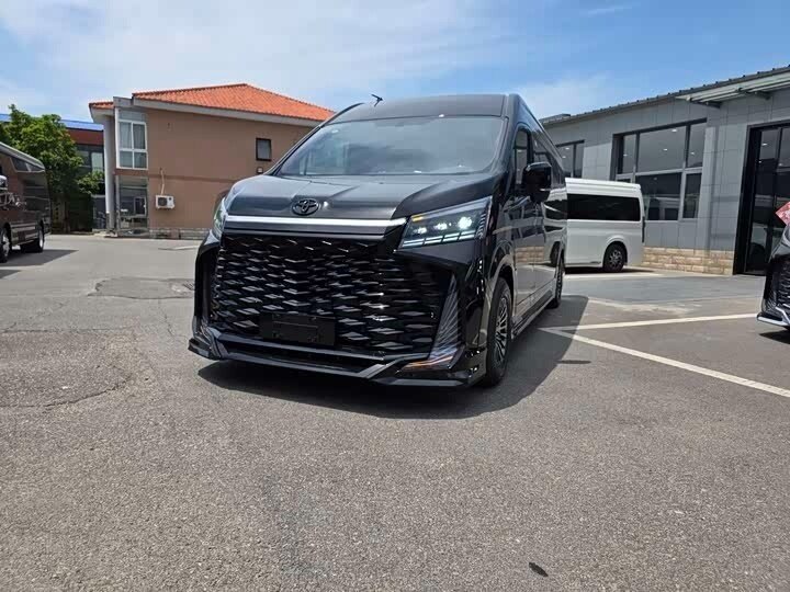 Toyota HiAce H300