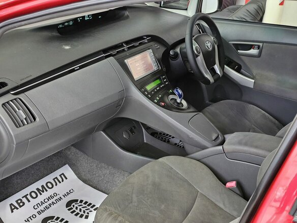2011 Toyota Prius III (XW30), красный, 999000 рублей - вид 18