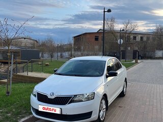 2018 Skoda Rapid I Рестайлинг, белый, 650000 рублей, вид 1