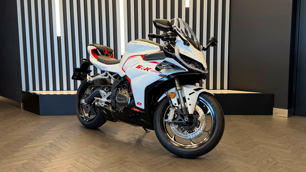 QJMotor SRK 421 RR