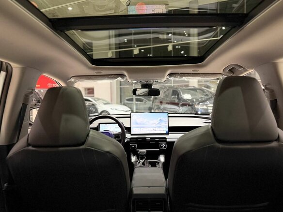 2026 Toyota RAV4 VI (XA60), белый, 4990000 рублей - вид 15