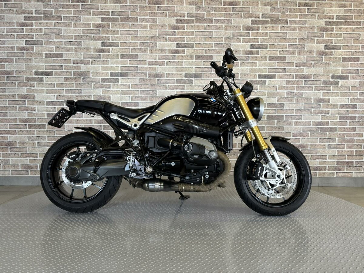BMW R Nine T