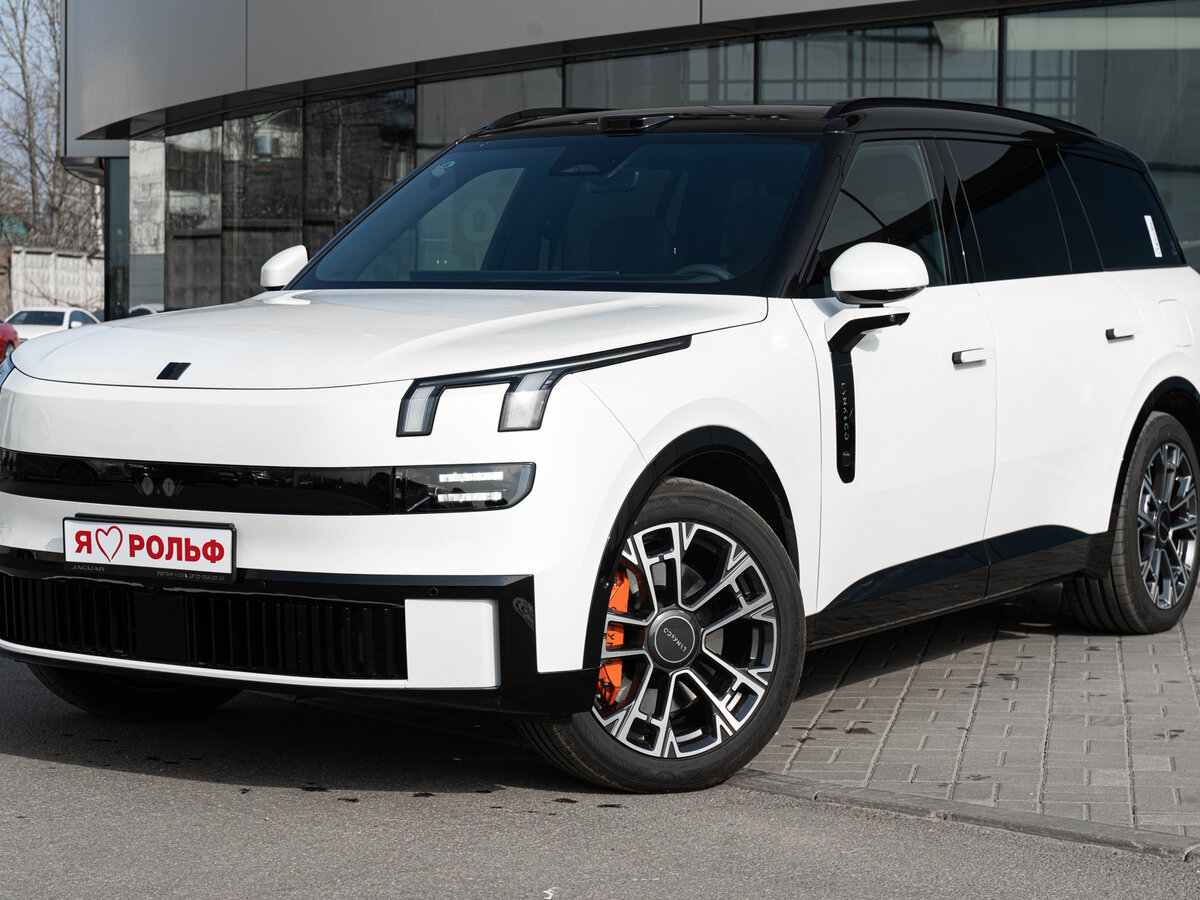 Lynk & Co 900