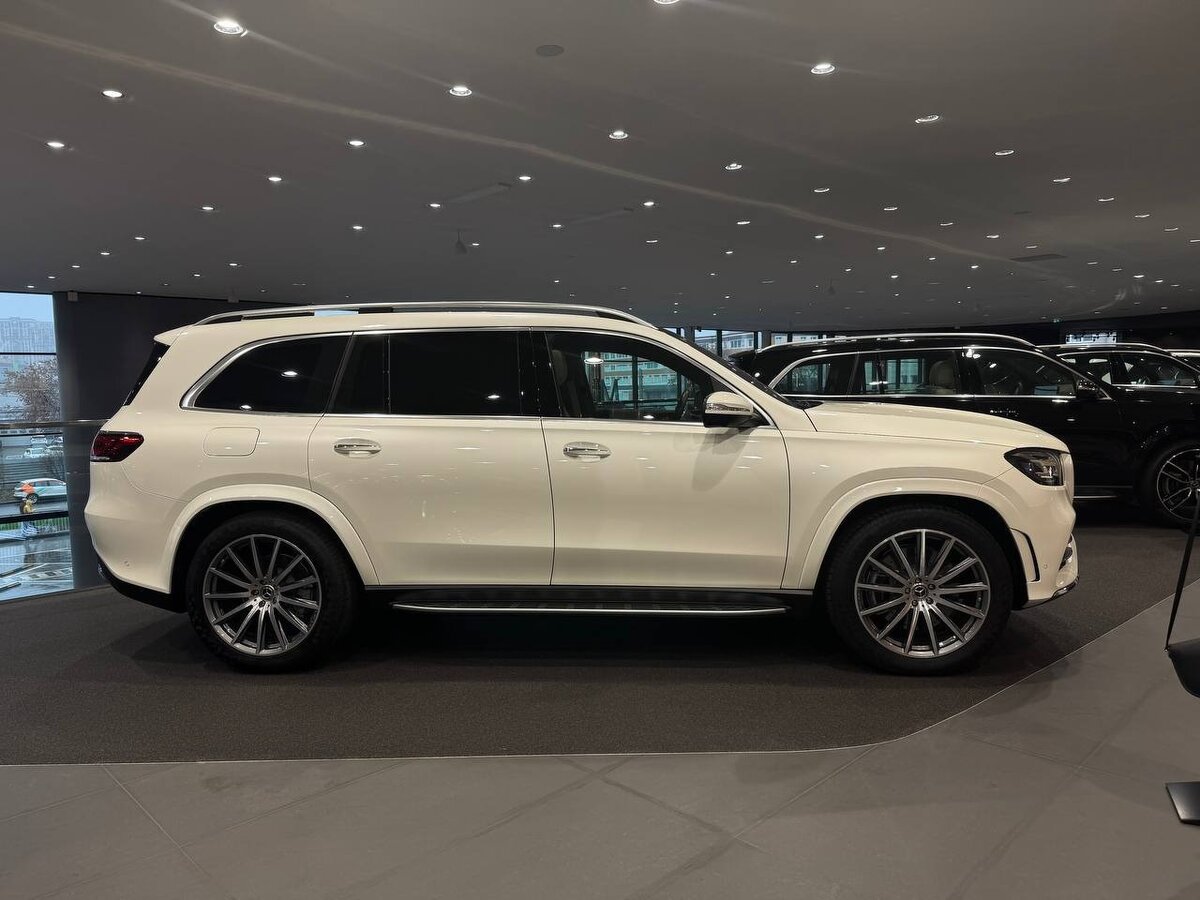 Mercedes-Benz of Arrowhead Expands Inventory of Three-Row Luxury SUVs