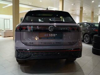 2026 Volkswagen Tiguan L Pro III (China Market), серый, 4900000 рублей, вид 4