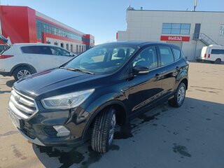 2017 Ford Kuga II Рестайлинг, чёрный, 1190000 рублей, вид 1
