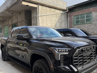 2026 Toyota Tundra Crew Max CrewMax III, чёрный, 10550000 рублей, вид 1
