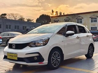 2022 Honda Fit Crosstar IV Рестайлинг, белый, 990004 рублей, вид 1