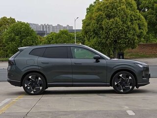 2026 Volvo XC70 III, серый, 8820750 рублей, вид 4