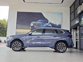 2024 BMW X1 18i sDrive III (U11/U12), голубой, 2890123 рублей, вид 3
