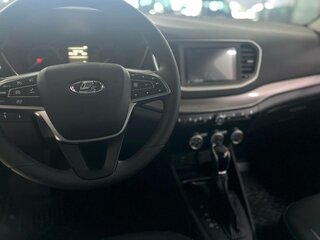 2025 Lada (ВАЗ) Vesta I Рестайлинг (NG), серый, 1735000 рублей, вид 4
