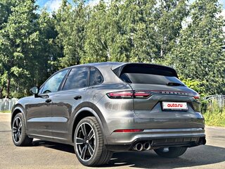 2018 Porsche Cayenne III, красный, 5500000 рублей, вид 5