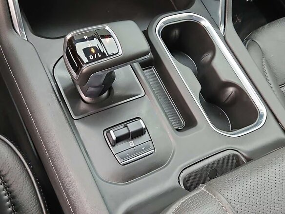 2026 GMC Sierra Crew Cab IV Рестайлинг, чёрный, 7965489 рублей - вид 12