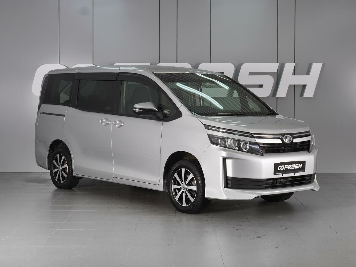 Toyota Voxy III (R80)