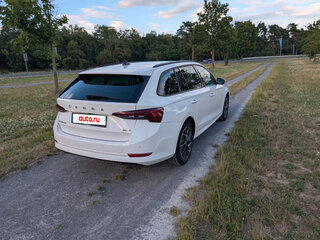 2022 Skoda Octavia IV (A8), белый, 1700000 рублей, вид 2