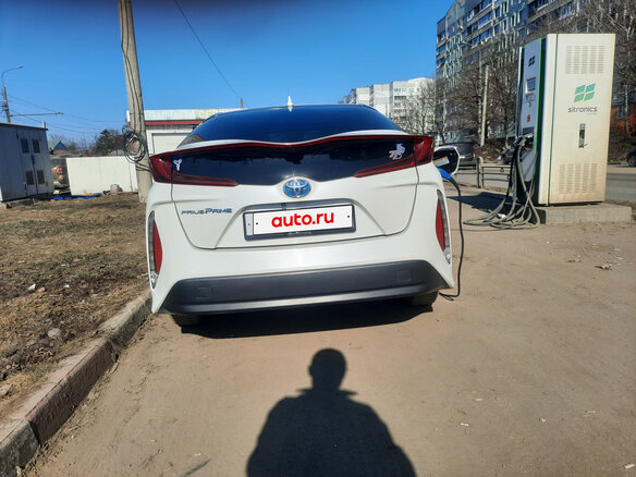2019 Toyota Prius PHV ZVW52 Prime IV (XW50), белый, 2000000 рублей - вид 6