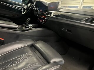 2017 BMW 5 серии M550i xDrive VII (G30/G31/G38), синий, 3600000 рублей, вид 1