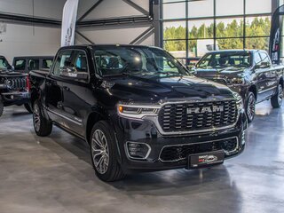 2026 Ram 1500 Crew Cab V Рестайлинг, чёрный, 10440000 рублей, вид 3