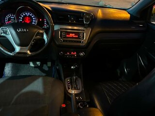 2015 Kia Rio III Рестайлинг, белый, 420000 рублей, вид 4