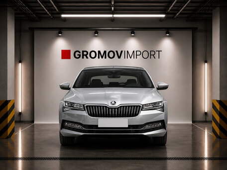 2025 Skoda Superb III Рестайлинг, серебристый, 2640000 рублей, вид 2