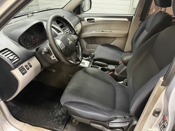 2010 Mitsubishi Pajero Sport II, серый, 1329000 рублей - вид 6