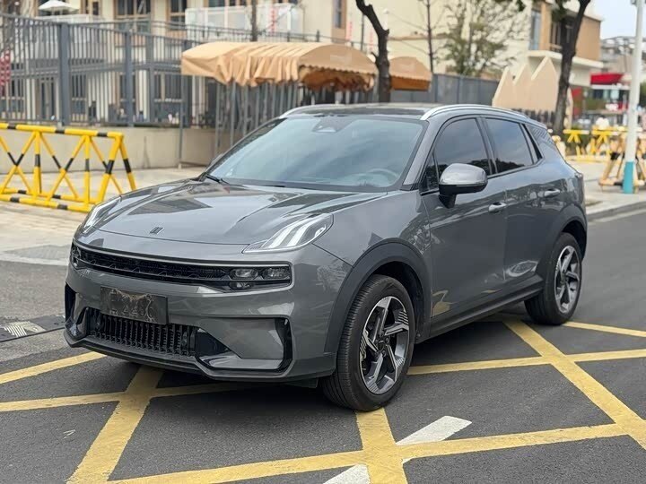 Lynk & Co 06 I
