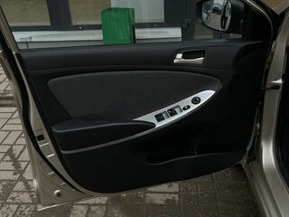 2011 Hyundai Solaris I, бежевый, 470000 рублей, вид 5