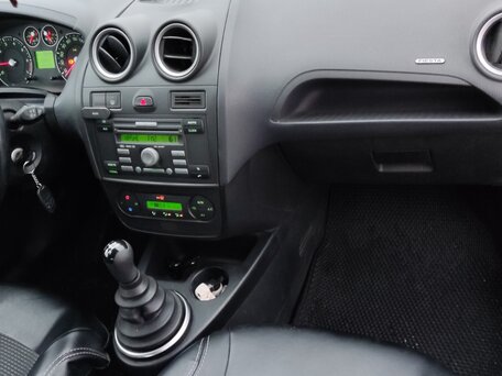 2007 Ford Fiesta Mk5, чёрный, 395000 рублей, вид 4