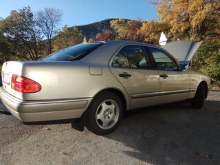 1998 Mercedes-Benz E-Класс 220 II (W210, S210), серый, 850000 рублей, вид 4