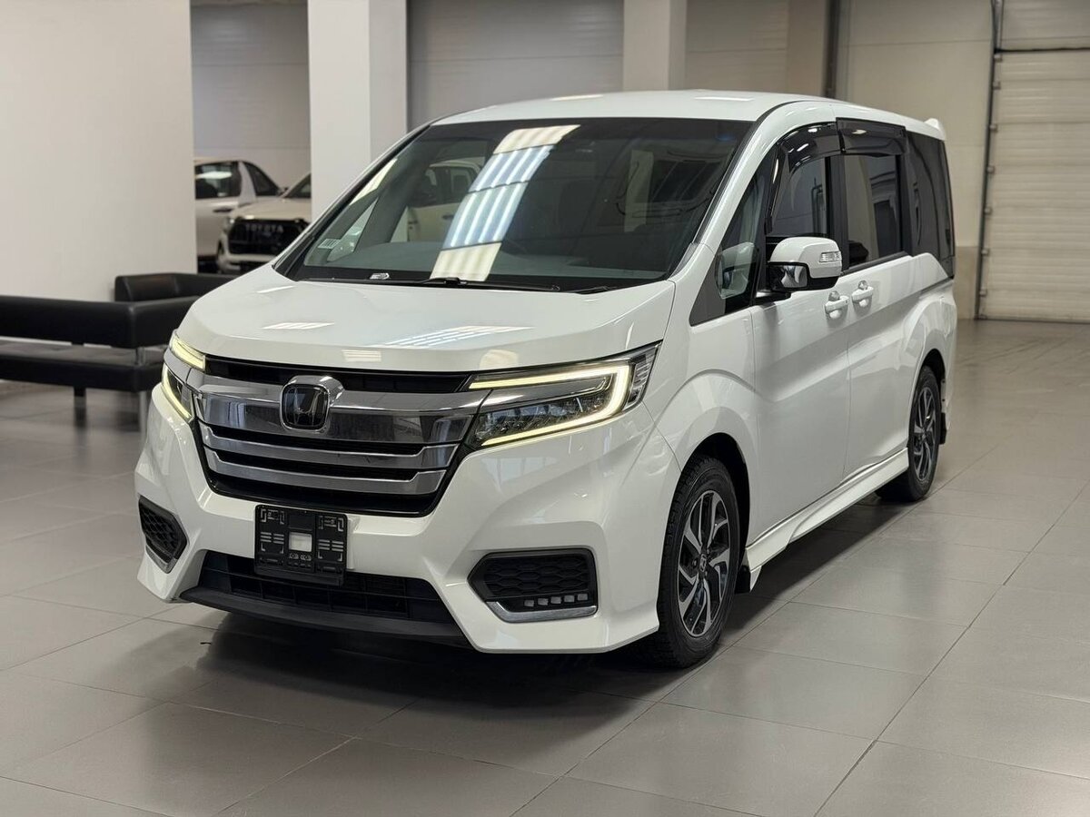 Honda Stepwgn Spada V Рестайлинг