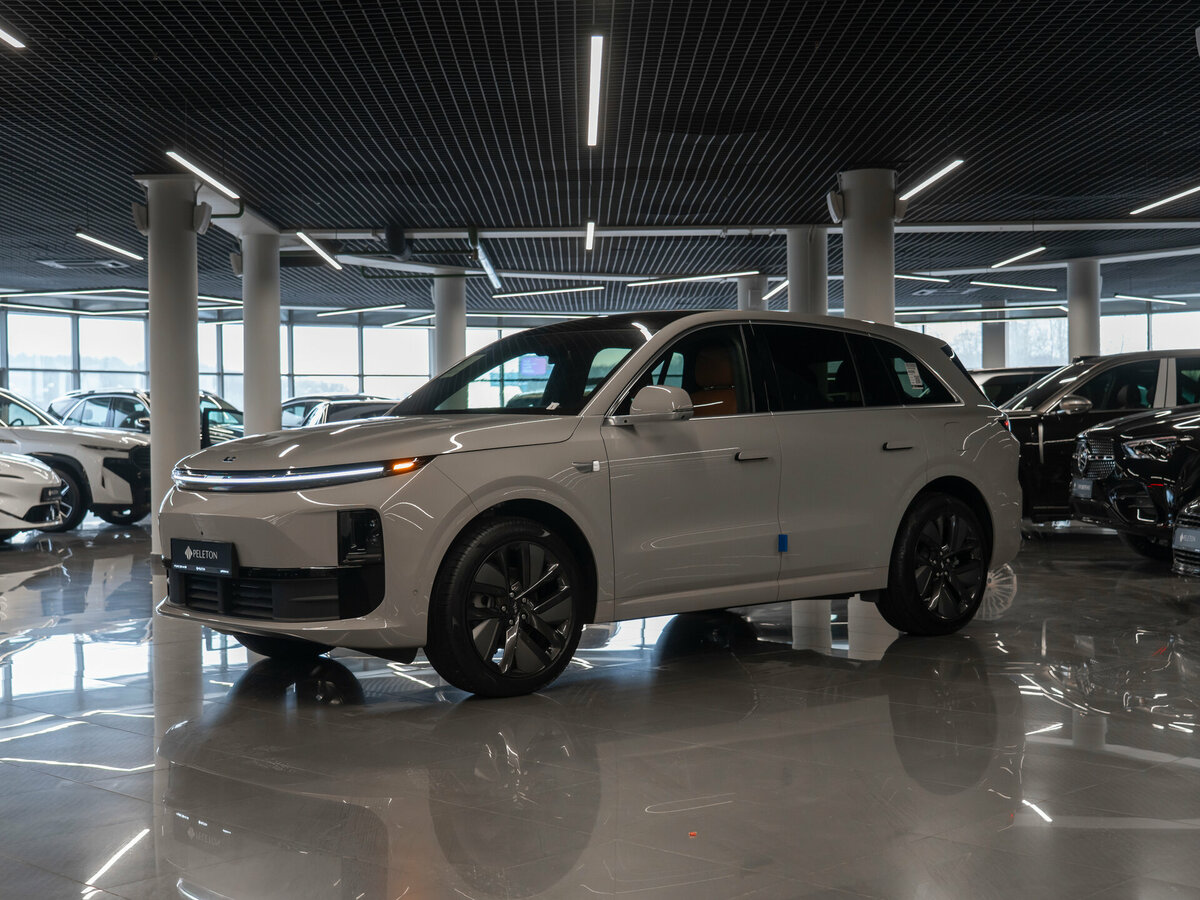 Li Auto (Lixiang) L6