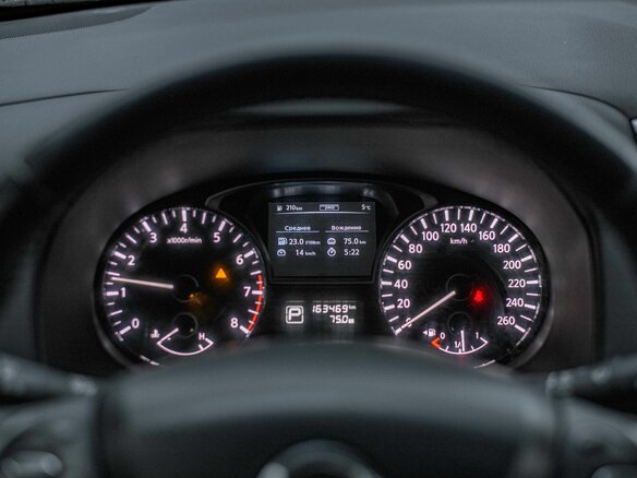 2015 Nissan Pathfinder IV, серый, 1890000 рублей - вид 4