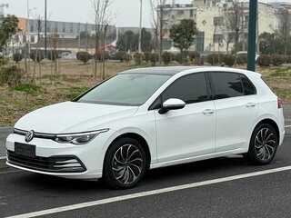 2022 Volkswagen Golf VIII, белый, 1649000 рублей, вид 5