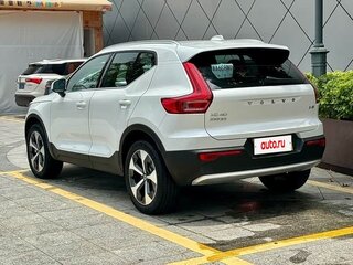 2024 Volvo XC40 I Рестайлинг, белый, 3400000 рублей, вид 5