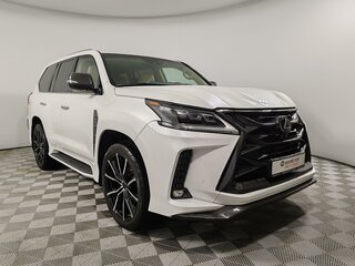 2017 Lexus LX 570 III Рестайлинг 2, белый, 8500000 рублей, вид 3