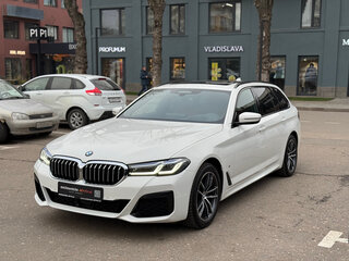 2023 BMW 5 серии 520d xDrive VII (G30/G31/G38) Рестайлинг, белый, 7500000 рублей, вид 5