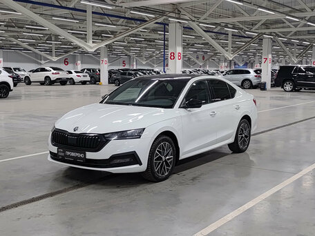 2022 Skoda Octavia IV (A8), белый, 2550000 рублей, вид 1