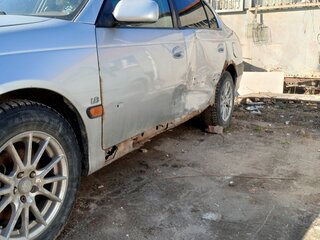 2000 Toyota Avensis I, серебристый, 125000 рублей, вид 2