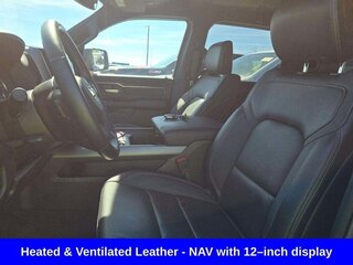 2022 Ram 1500 Crew Cab V, чёрный, 5848400 рублей, вид 2