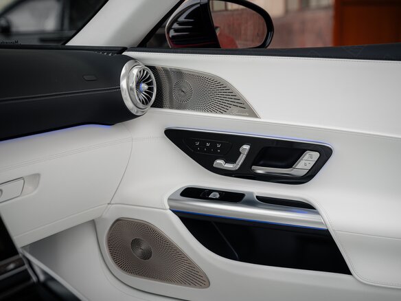 2026 Mercedes-Benz Maybach SL SL 680, красный, 39900000 рублей - вид 29