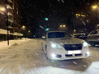 2013 Subaru Legacy V Рестайлинг, белый, 800000 рублей, вид 1