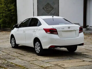 2022 Toyota Yaris L XP150 Рестайлинг, белый, 1070040 рублей, вид 5