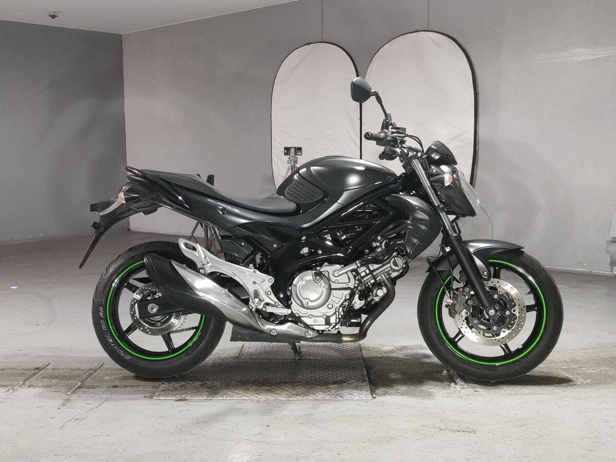 Suzuki SFV 400 Gladius