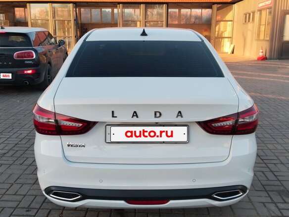 2024 Lada (ВАЗ) Vesta I Рестайлинг (NG), белый - вид 2