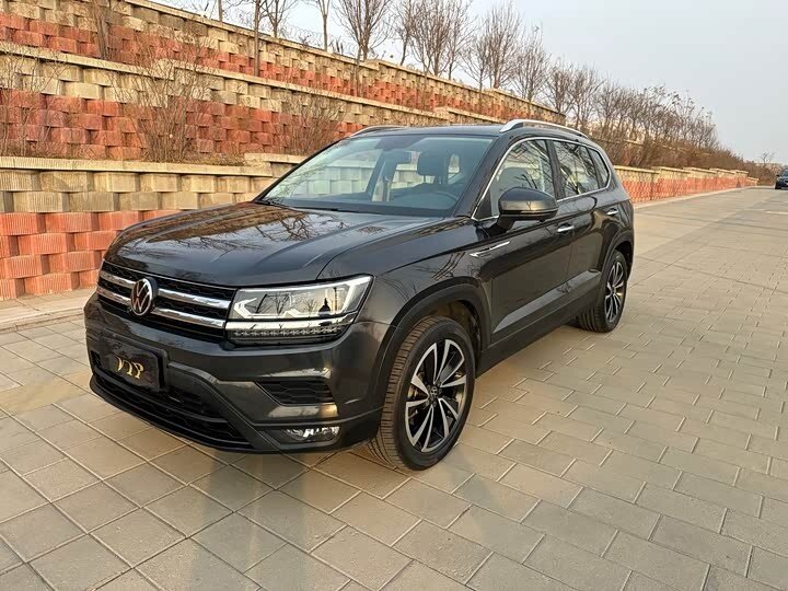 Volkswagen Tharu I