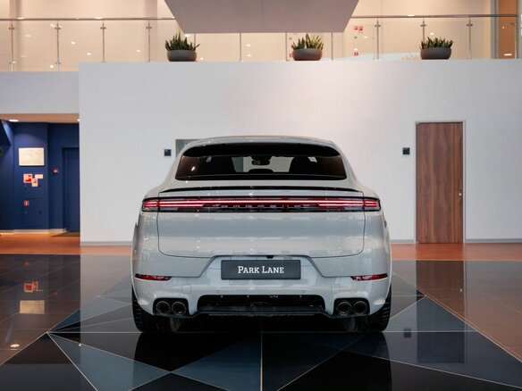 2026 Porsche Cayenne Coupé III Рестайлинг, серый, 18850000 рублей - вид 3