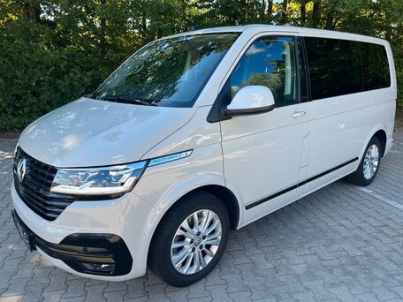 2022 Volkswagen Multivan T6 Рестайлинг, золотистый, 5050000 рублей, вид 1