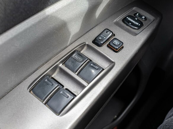 2008 Toyota Prius II Рестайлинг (XW20), красный, 1017000 рублей - вид 17