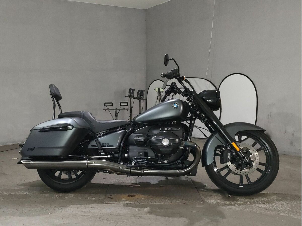 BMW R 18